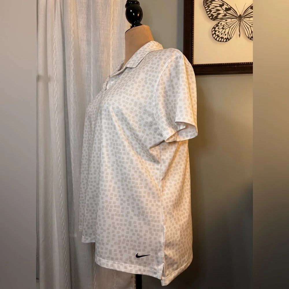 EUC Nike Dri Fit Activewear Collared Short Sleeve Square Pattern T Shirt - Picture 3 of 8